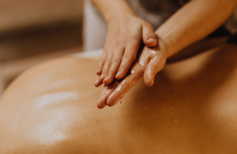 Mains Massage 768x499